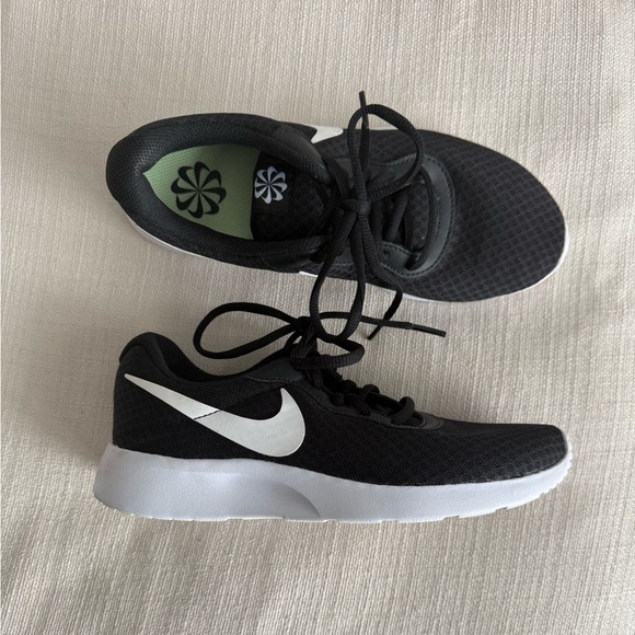 Nike Black and White Sneakers - Picture 2 of 3